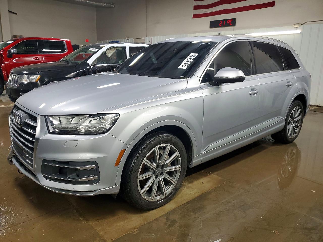 Salvage Audi Q7 Image