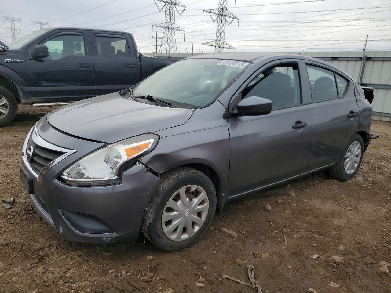 Salvage Nissan Versa Image