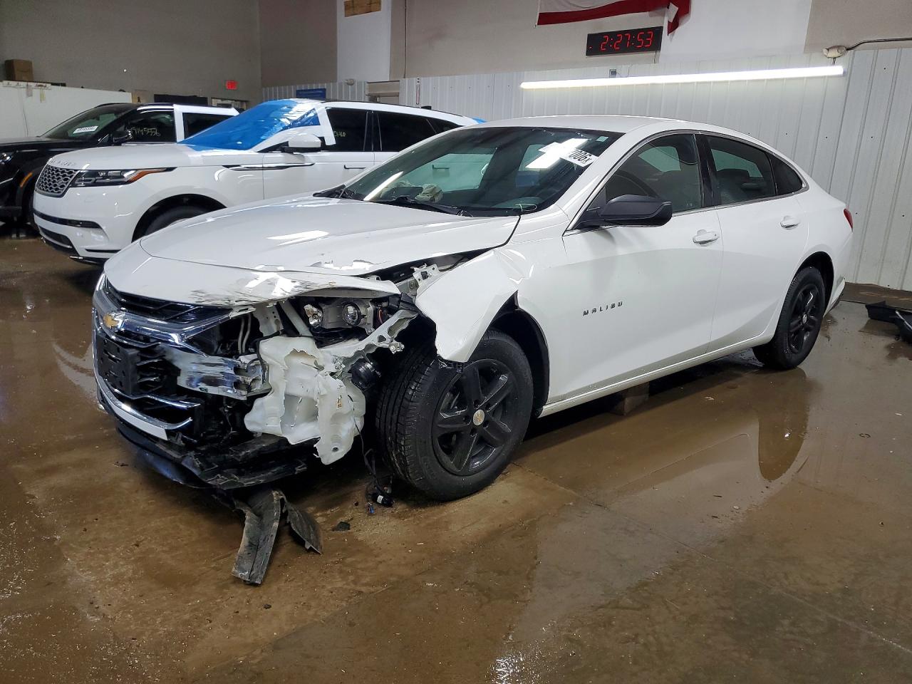 Salvage Chevrolet Malibu Image
