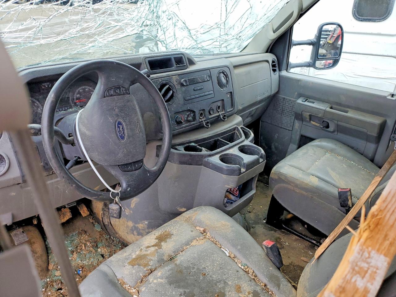 Ford Econoline E450 Super Duty Cutaway Van