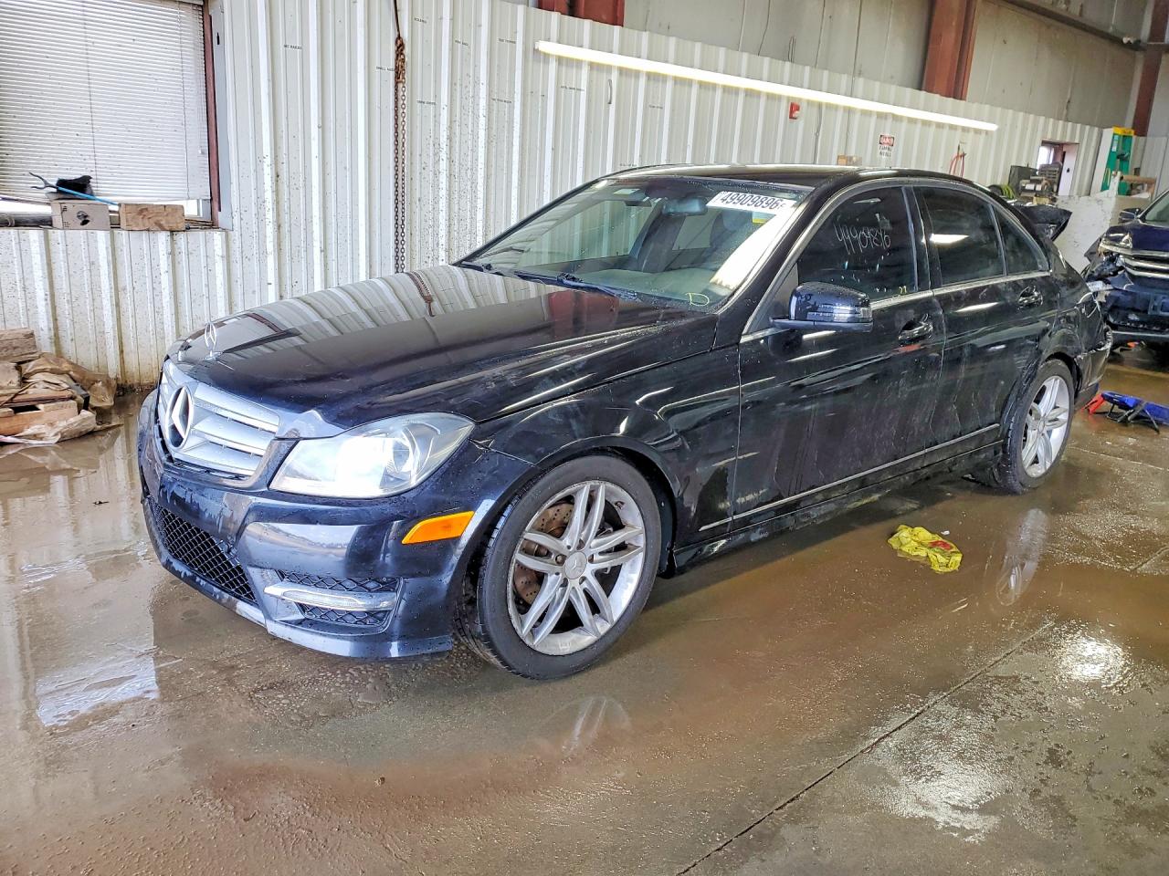 Salvage Mercedes-Benz C-Class Image