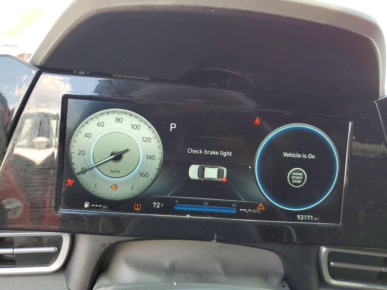 Hyundai ELANTRA Sel