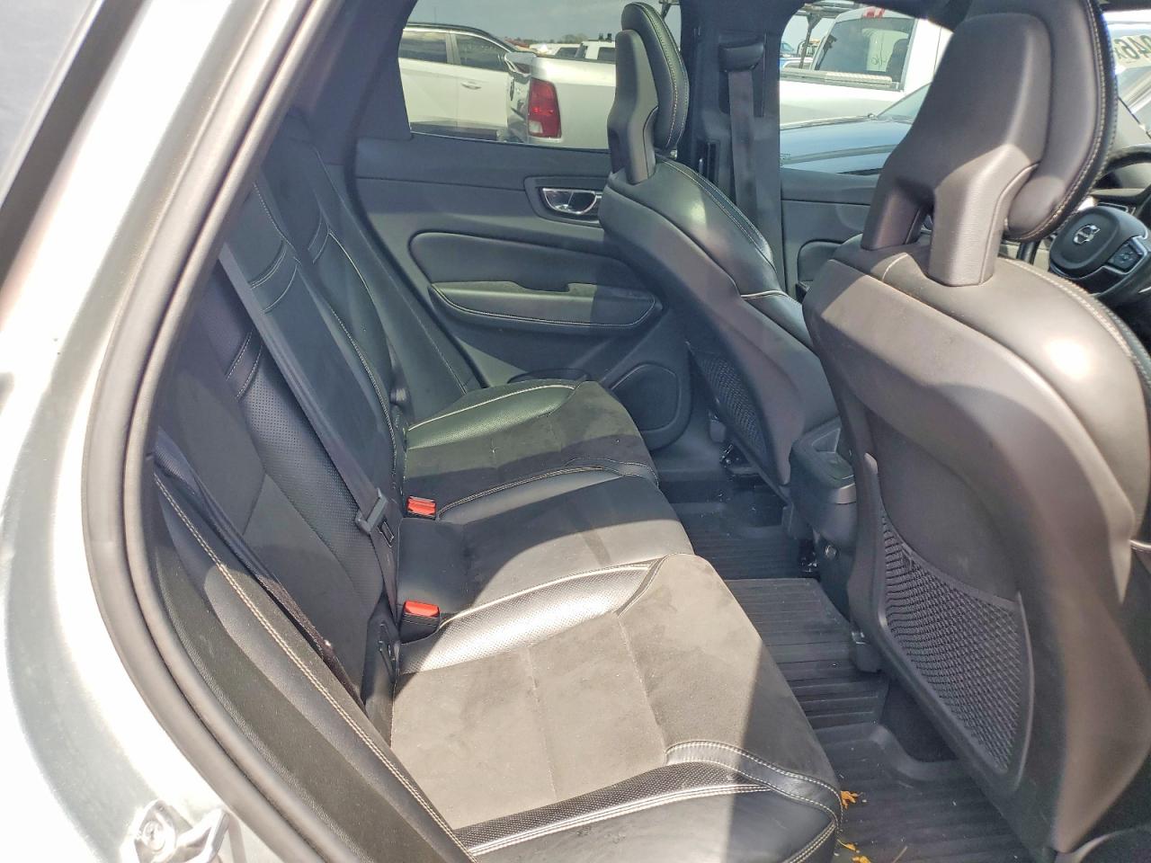 Volvo XC60 T5 R-design