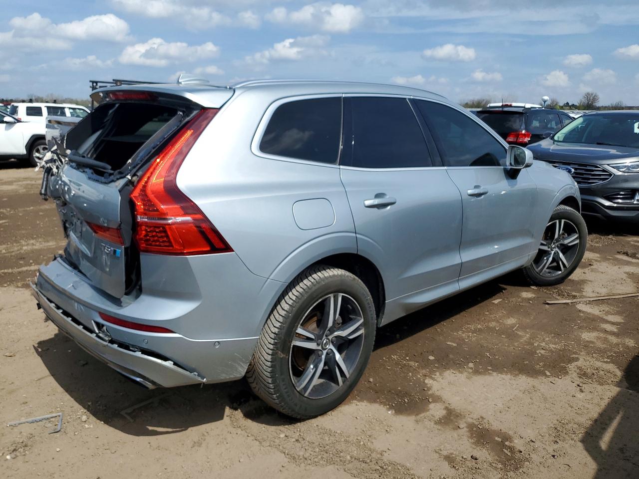 Volvo XC60 T5 R-design