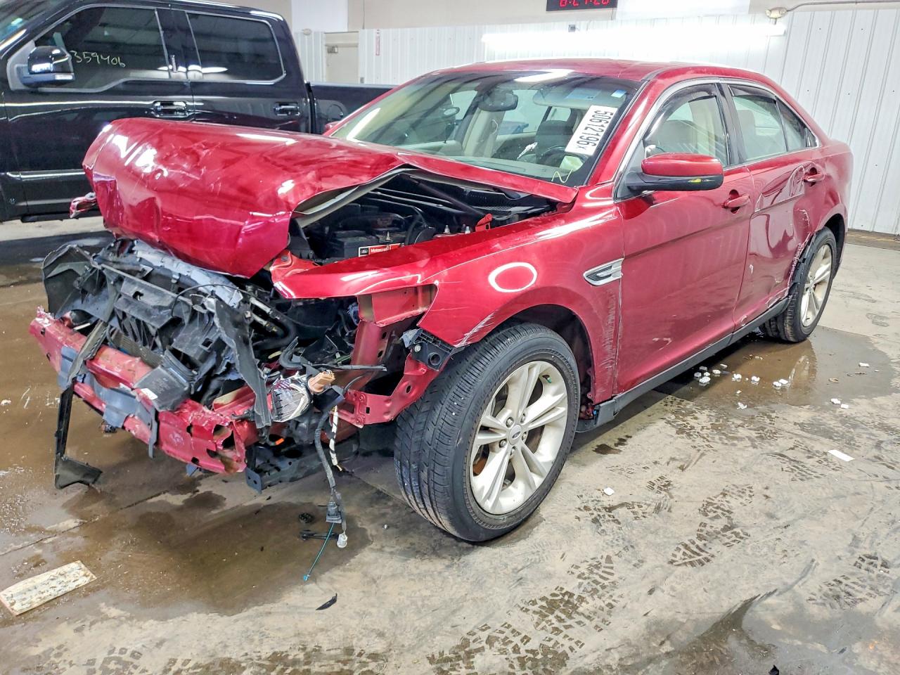 Salvage Ford Taurus Image