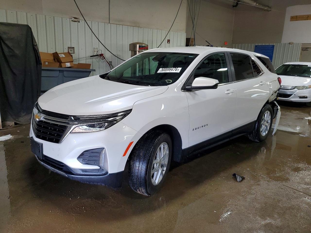 Salvage Chevrolet Equinox Image