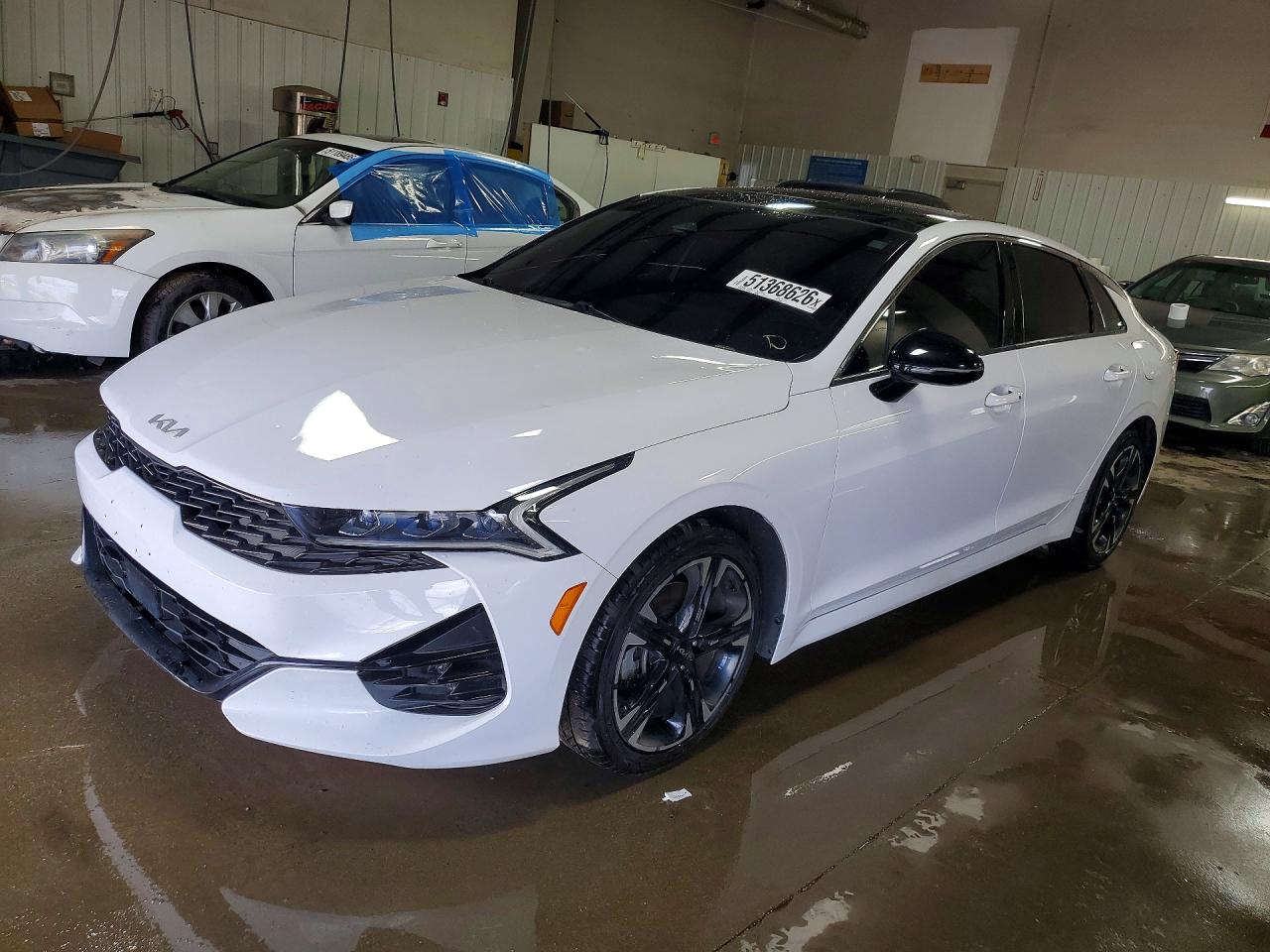 Salvage Kia K5 Image