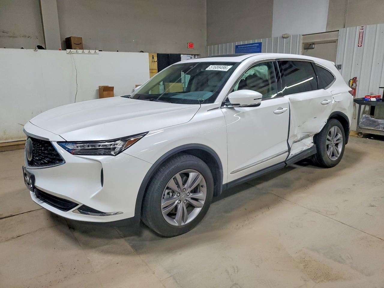 Salvage Acura MDX Image