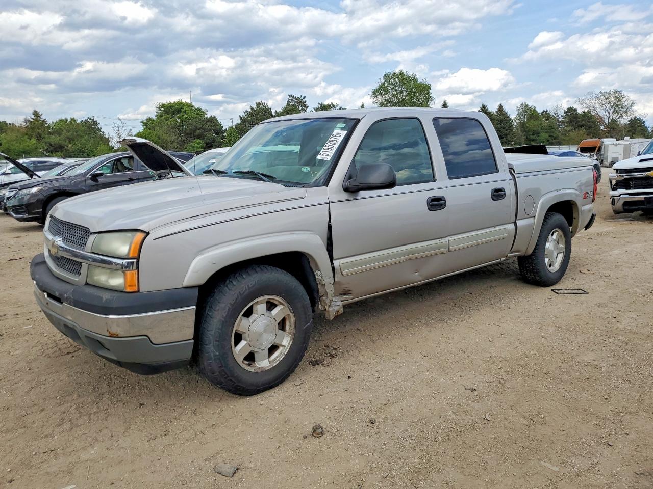 Salvage Chevrolet Silverado Image