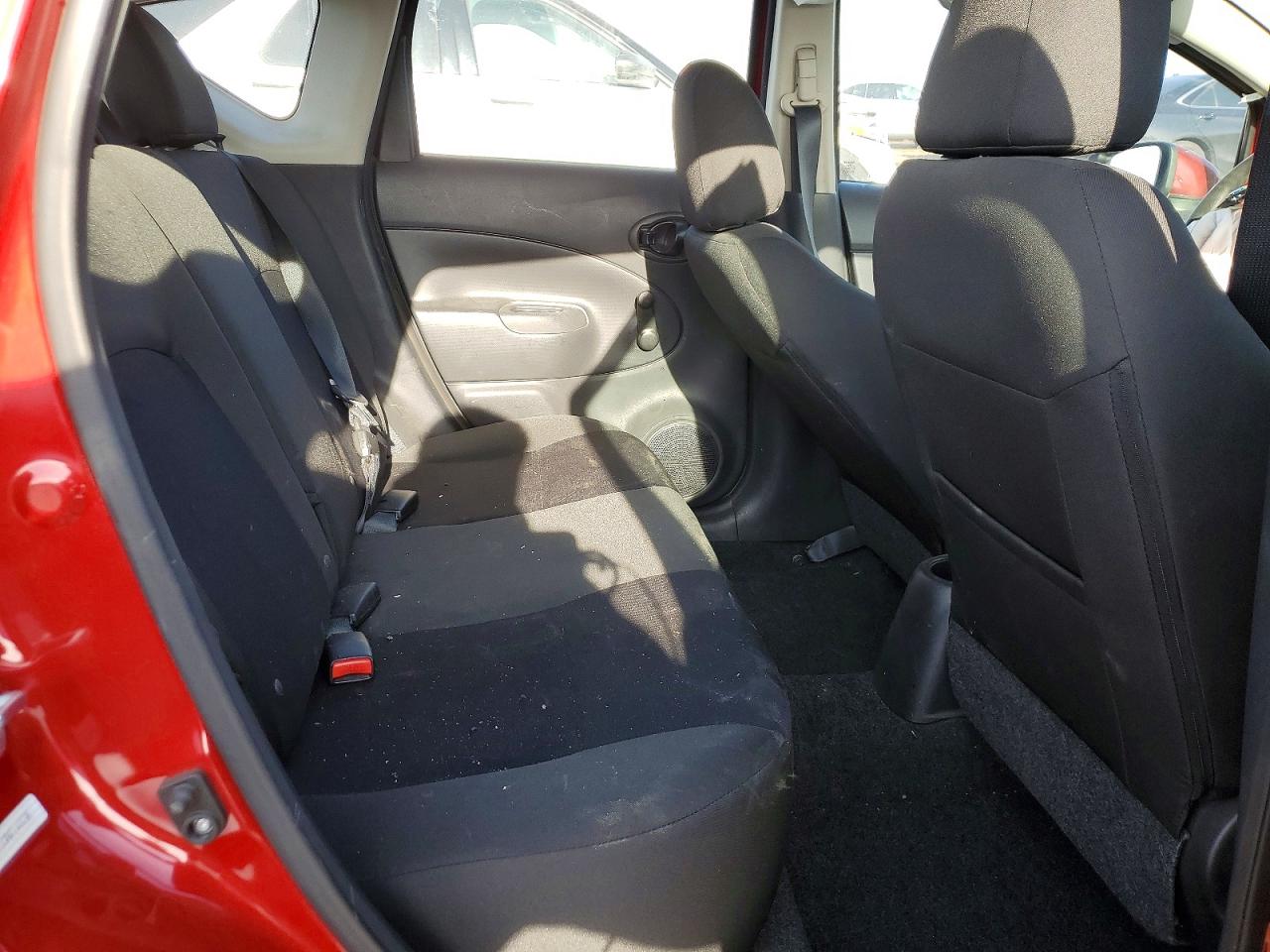 Nissan Versa S