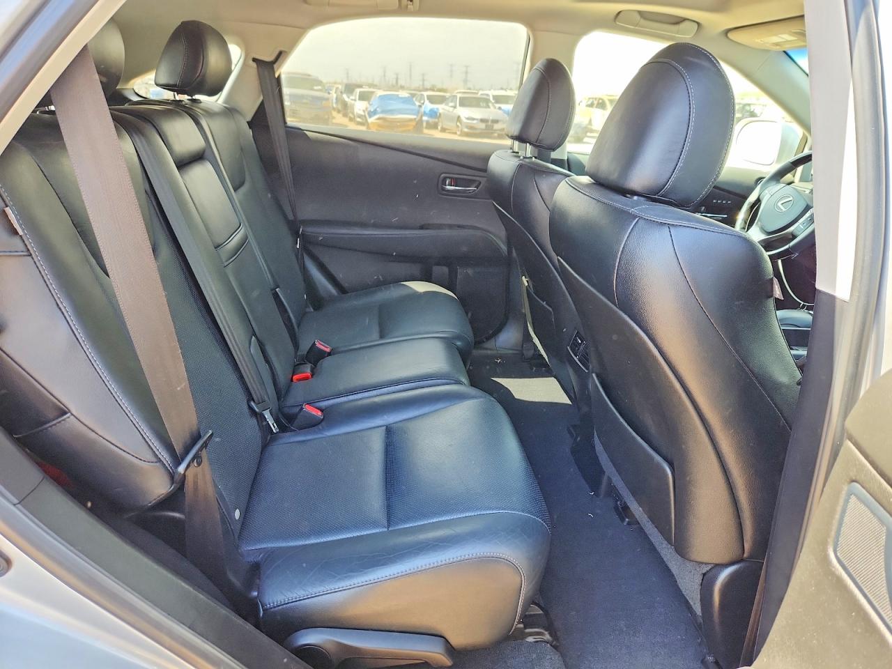 Lexus RX Base