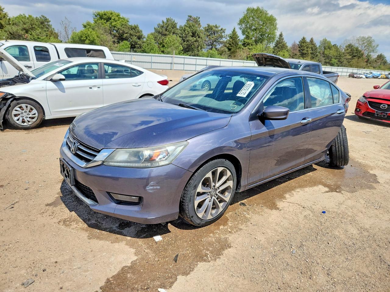 Salvage Honda Accord Image