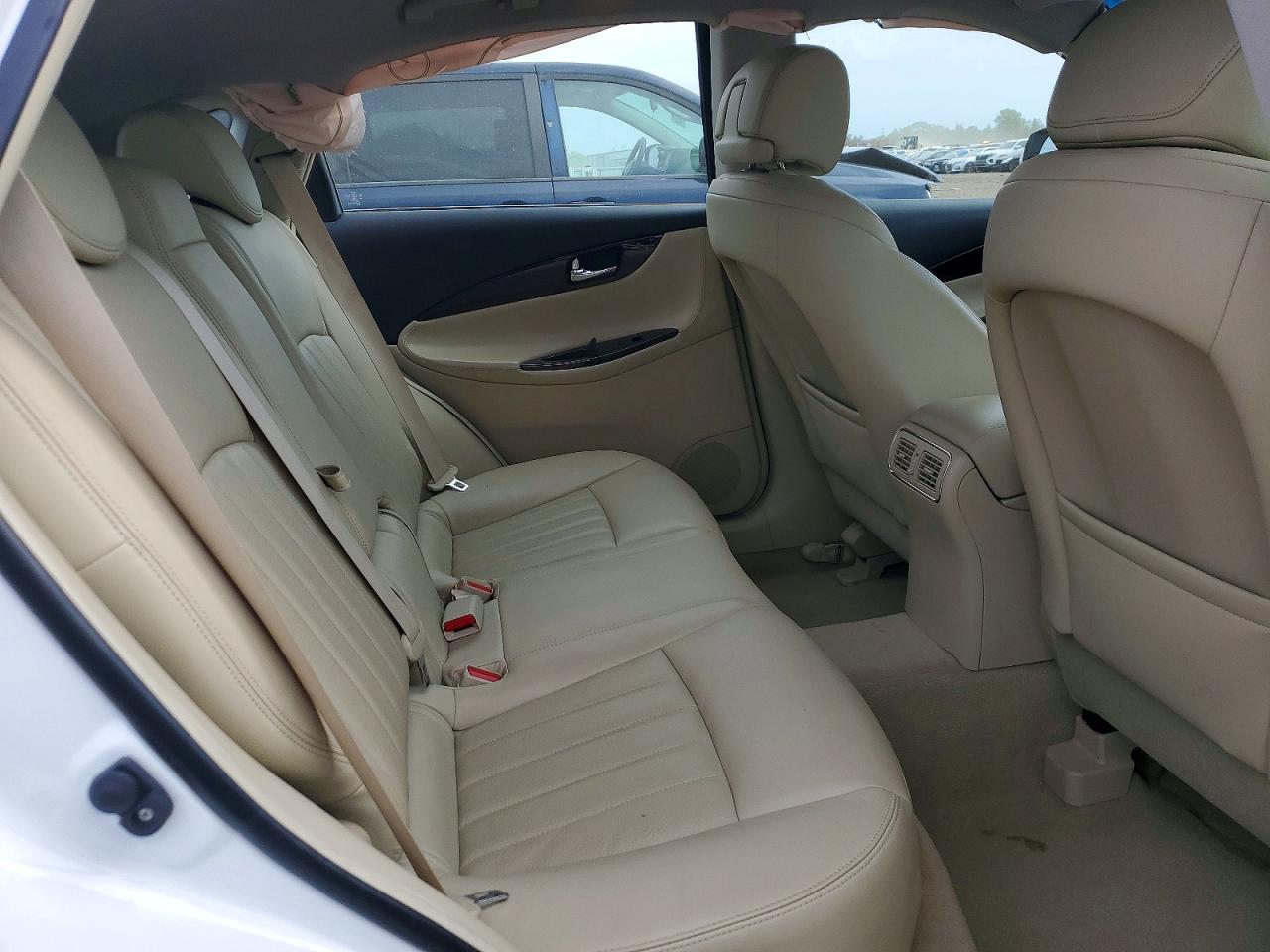 INFINITI Qx Base