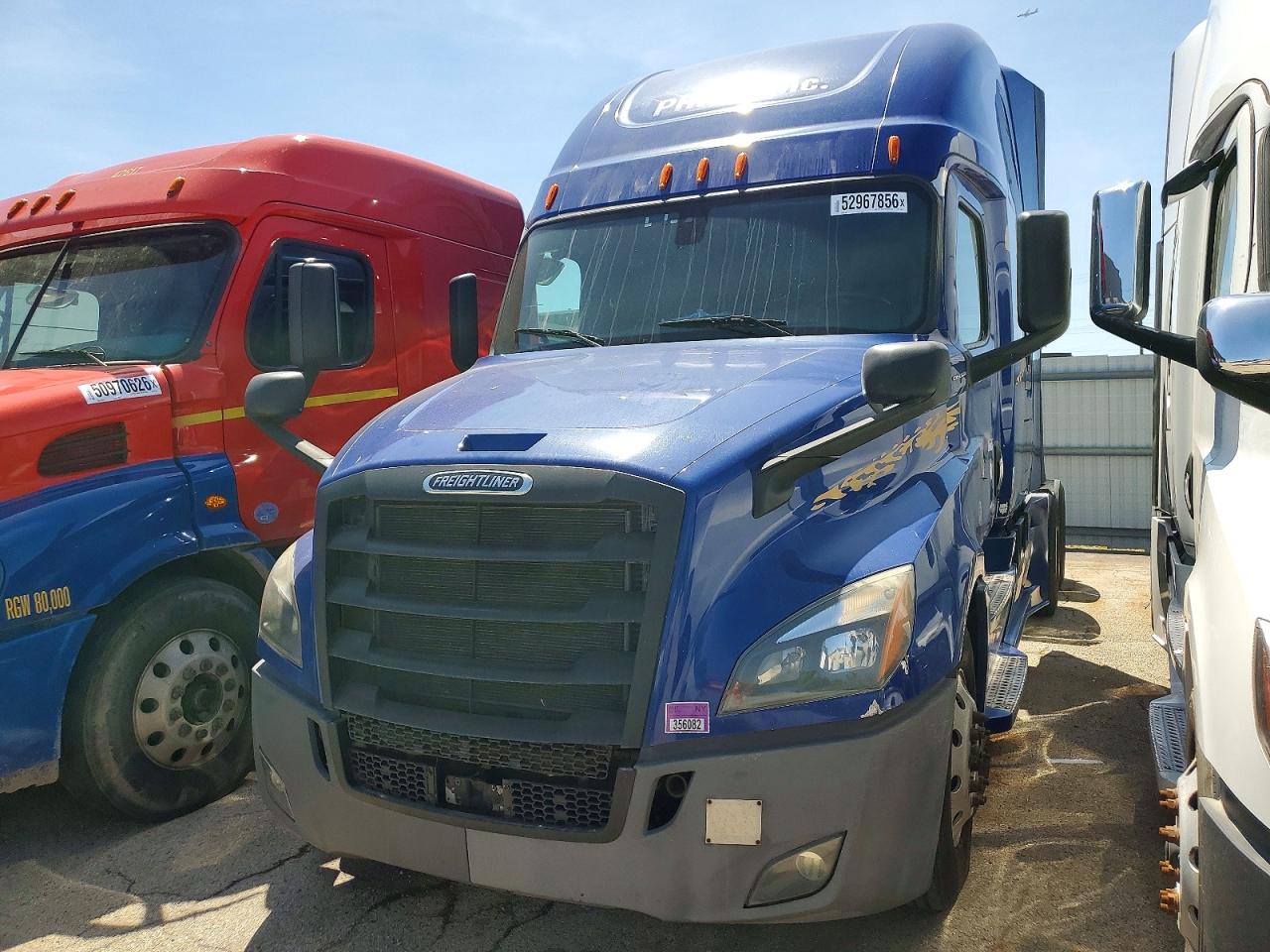Freigliner Cascadia 126