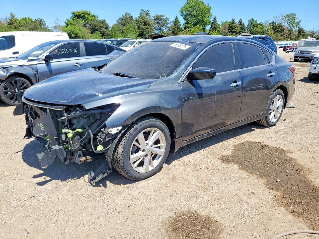 Salvage Nissan Altima Image