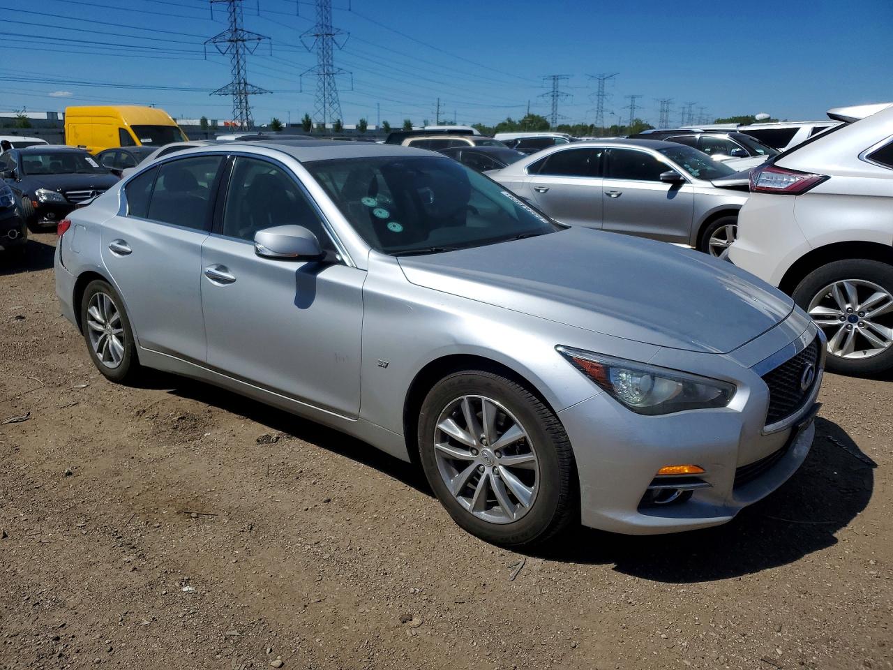 INFINITI Q50 Premium