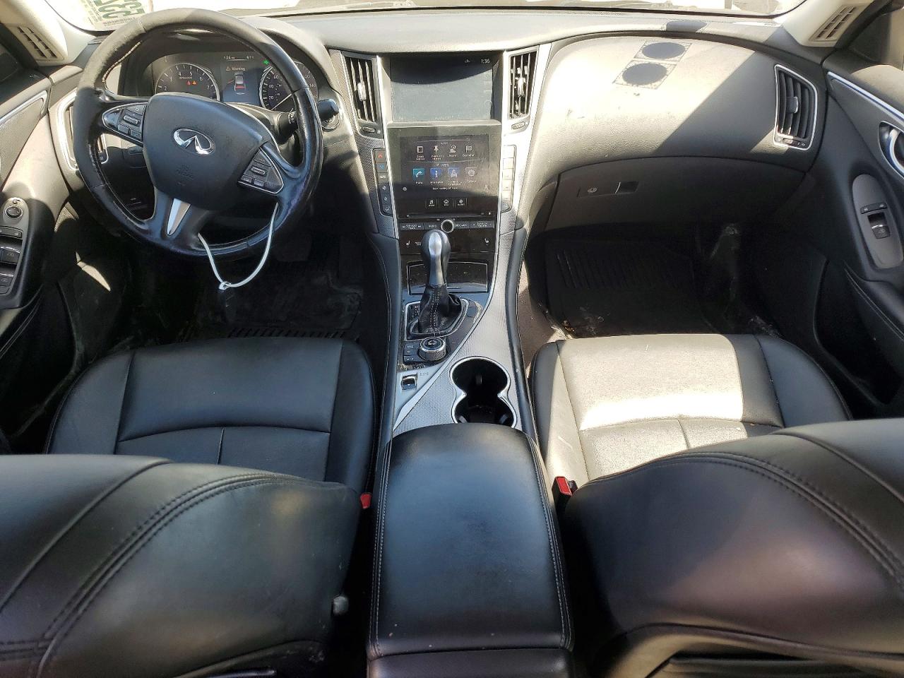 INFINITI Q50 Premium
