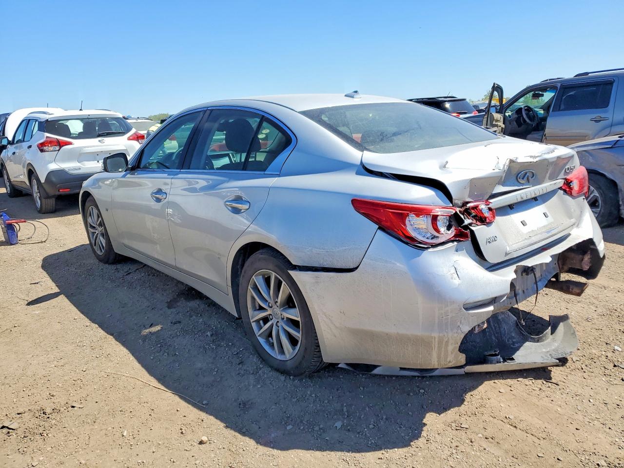 INFINITI Q50 Premium