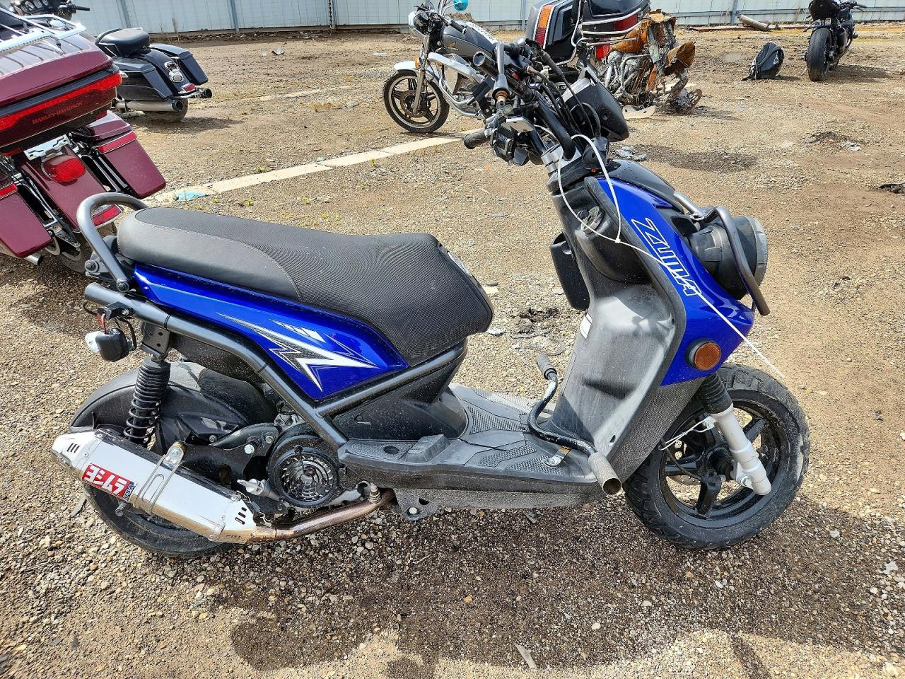 Salvage Yamaha Scooter Image