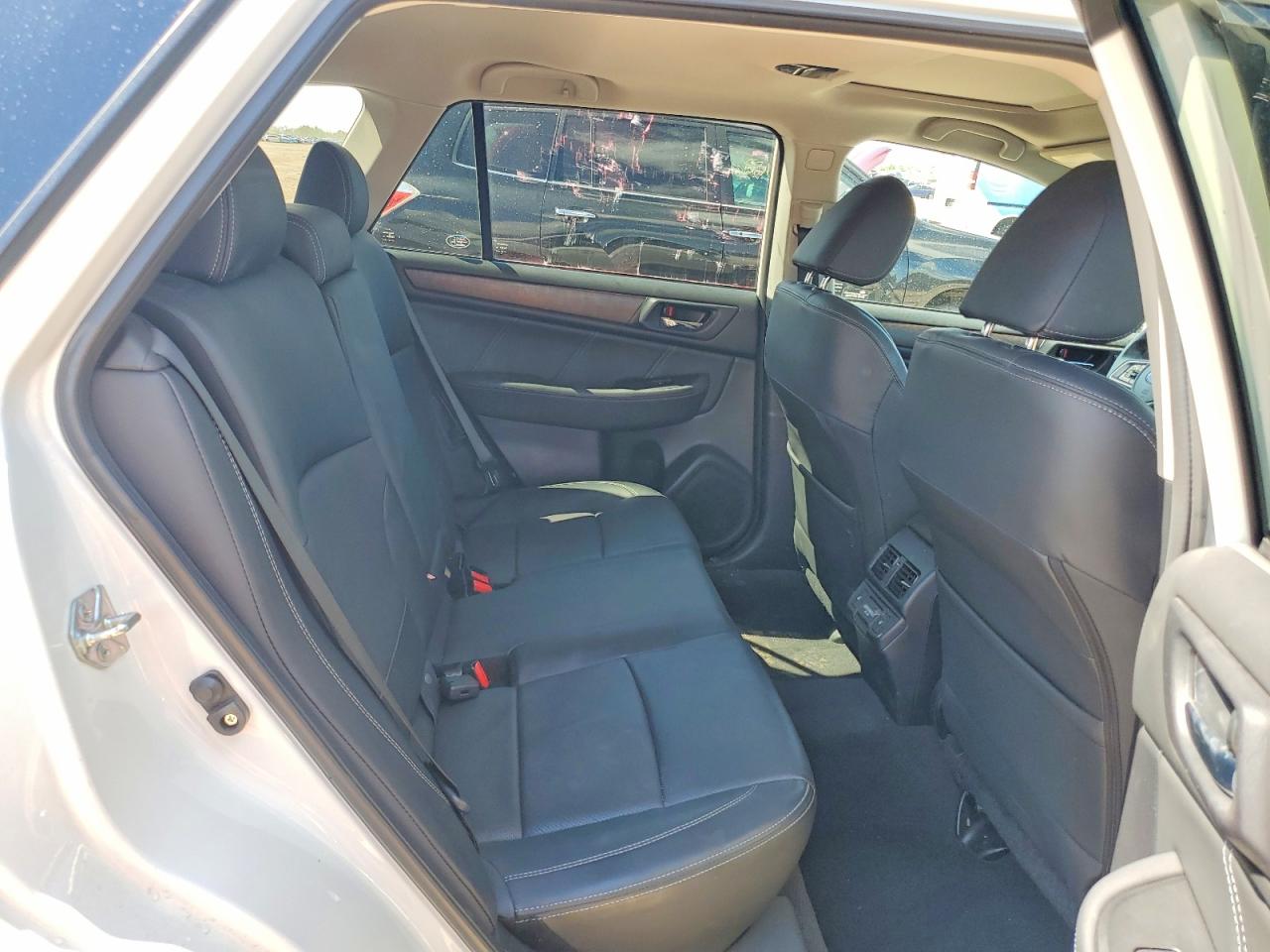 Subaru Outback 3.6r Limited