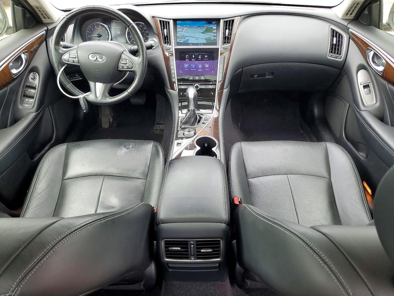 INFINITI Q50 Premium