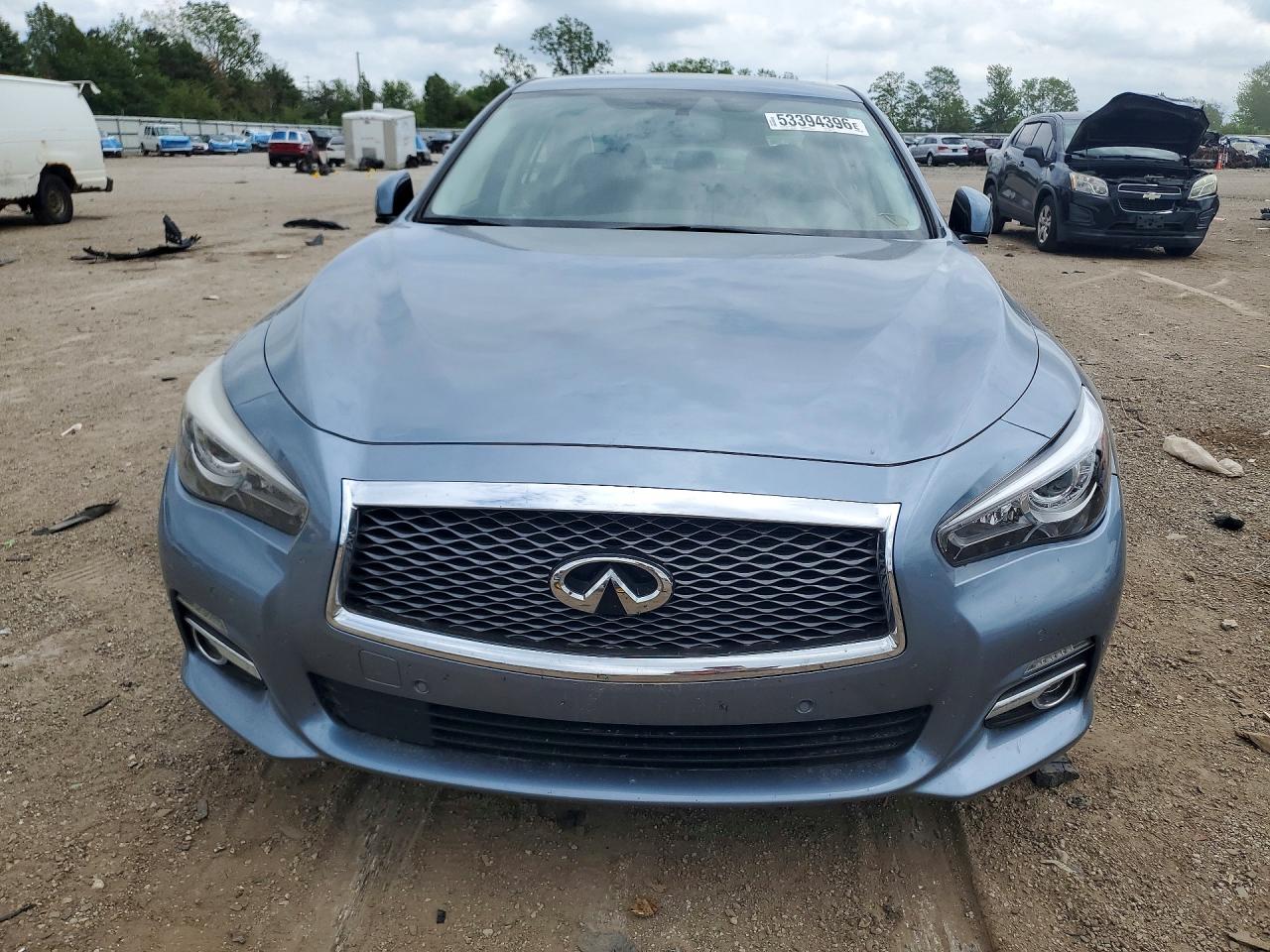 INFINITI Q50 Premium