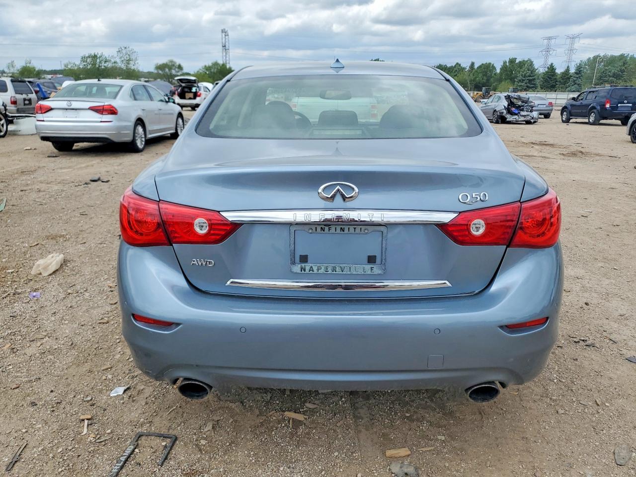 INFINITI Q50 Premium