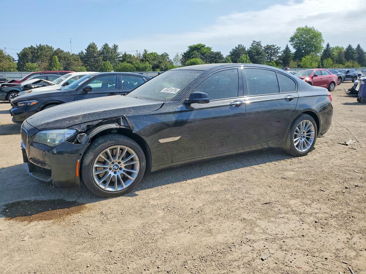 Salvage BMW 7 Series Image