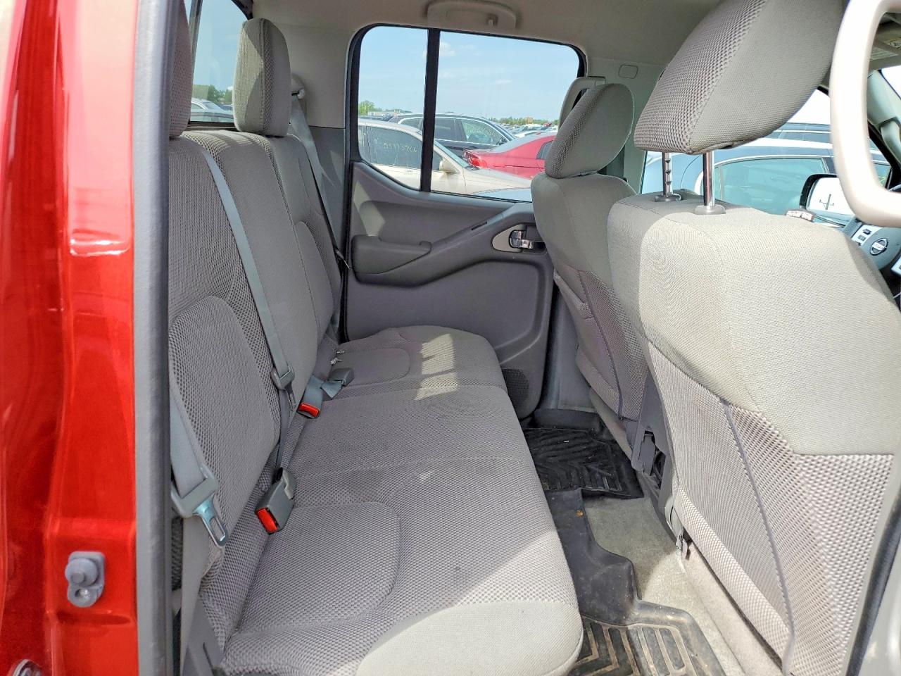 Nissan Frontier S