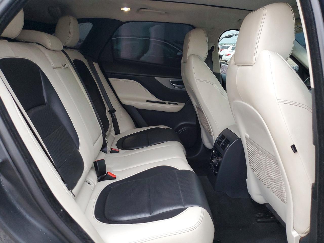 Jaguar F-PACE S