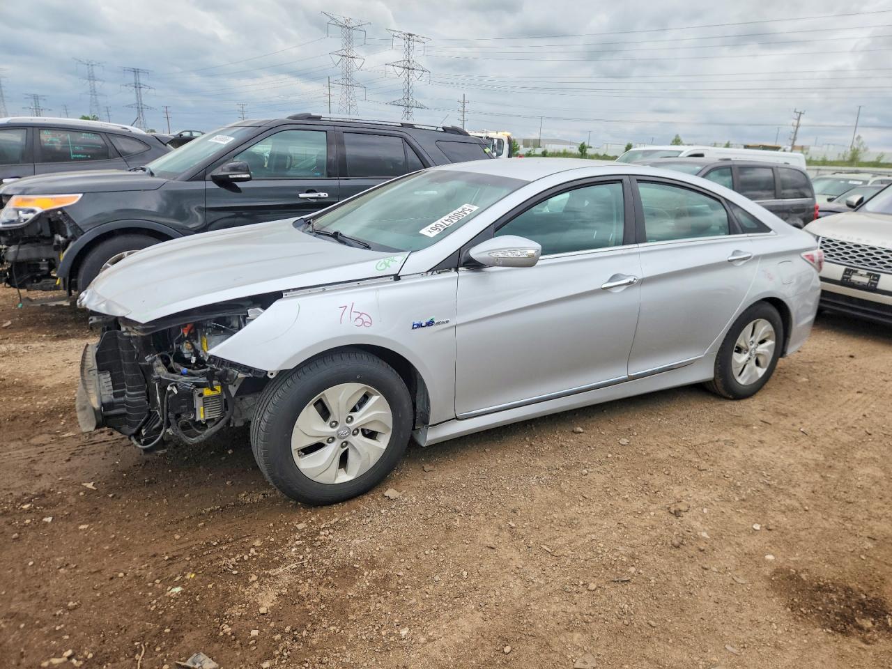 Salvage Hyundai SONATA Image
