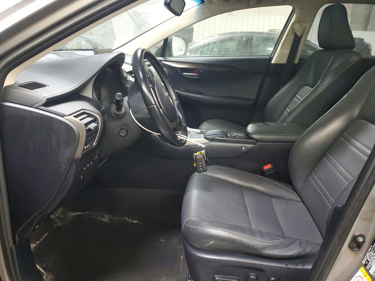 Lexus NX Base