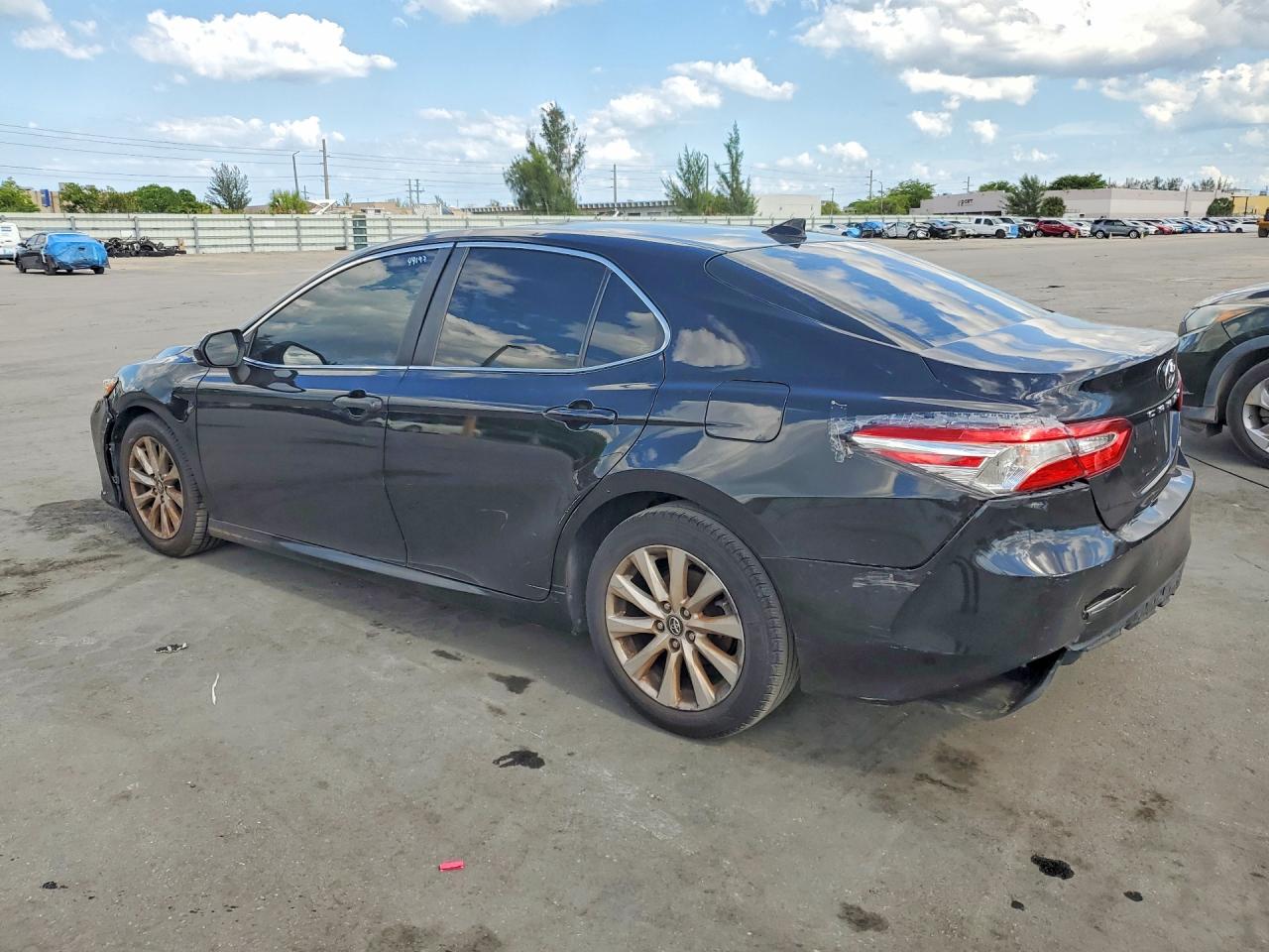 Toyota Camry Le