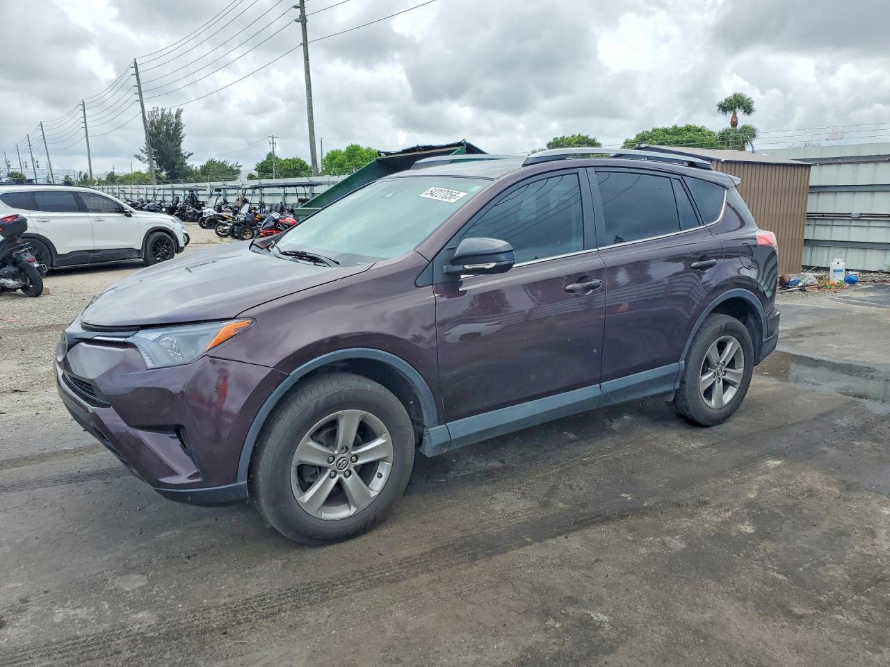 Salvage Toyota RAV4 Image