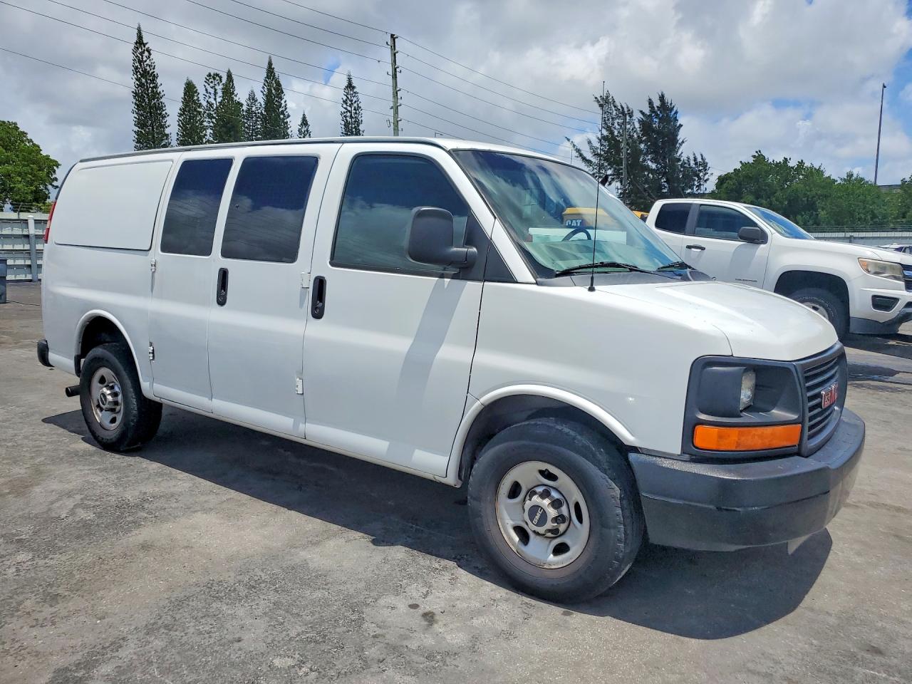 GMC Savana G2500