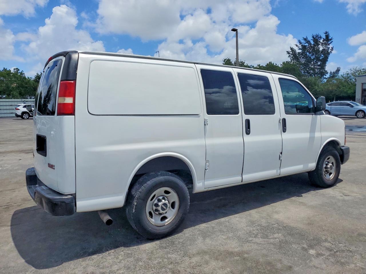 GMC Savana G2500