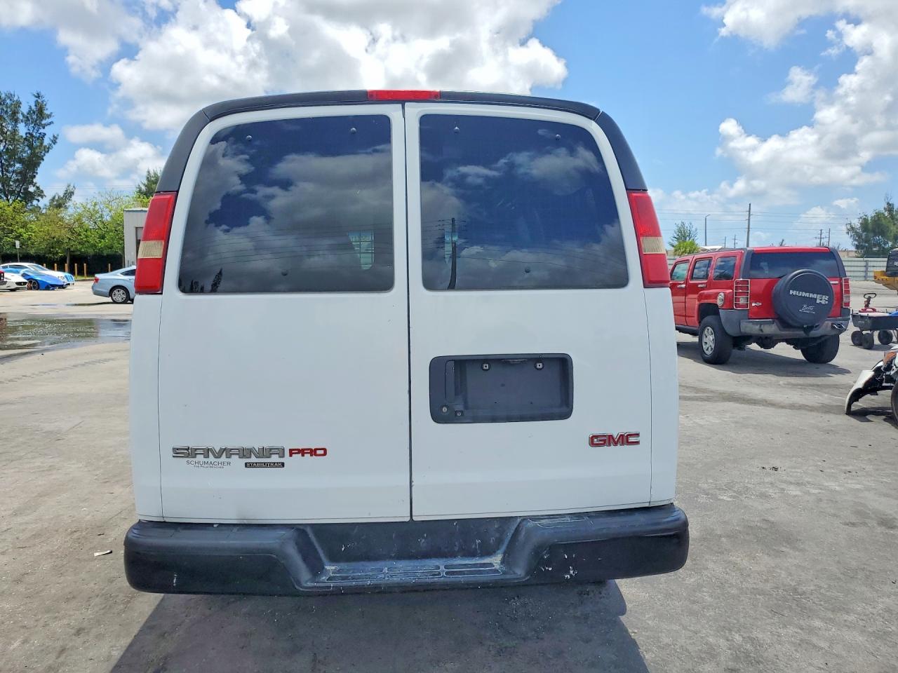 GMC Savana G2500