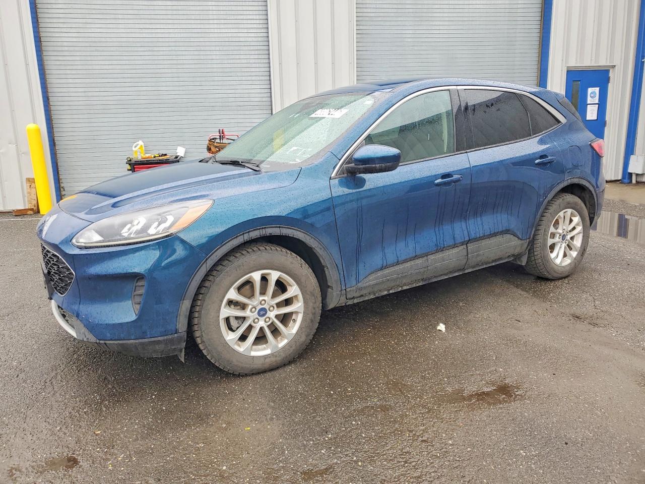 Salvage Ford Escape Image