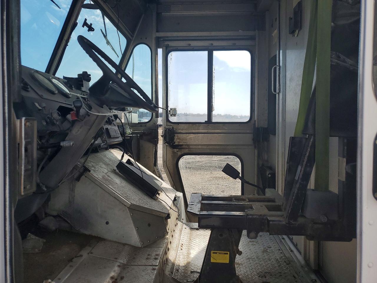 Freigliner Chassis M Line Walk-in Van