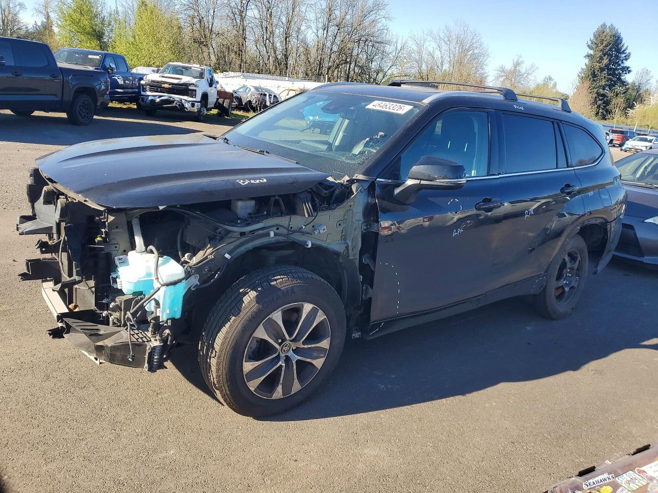 Salvage Toyota Highlander Image