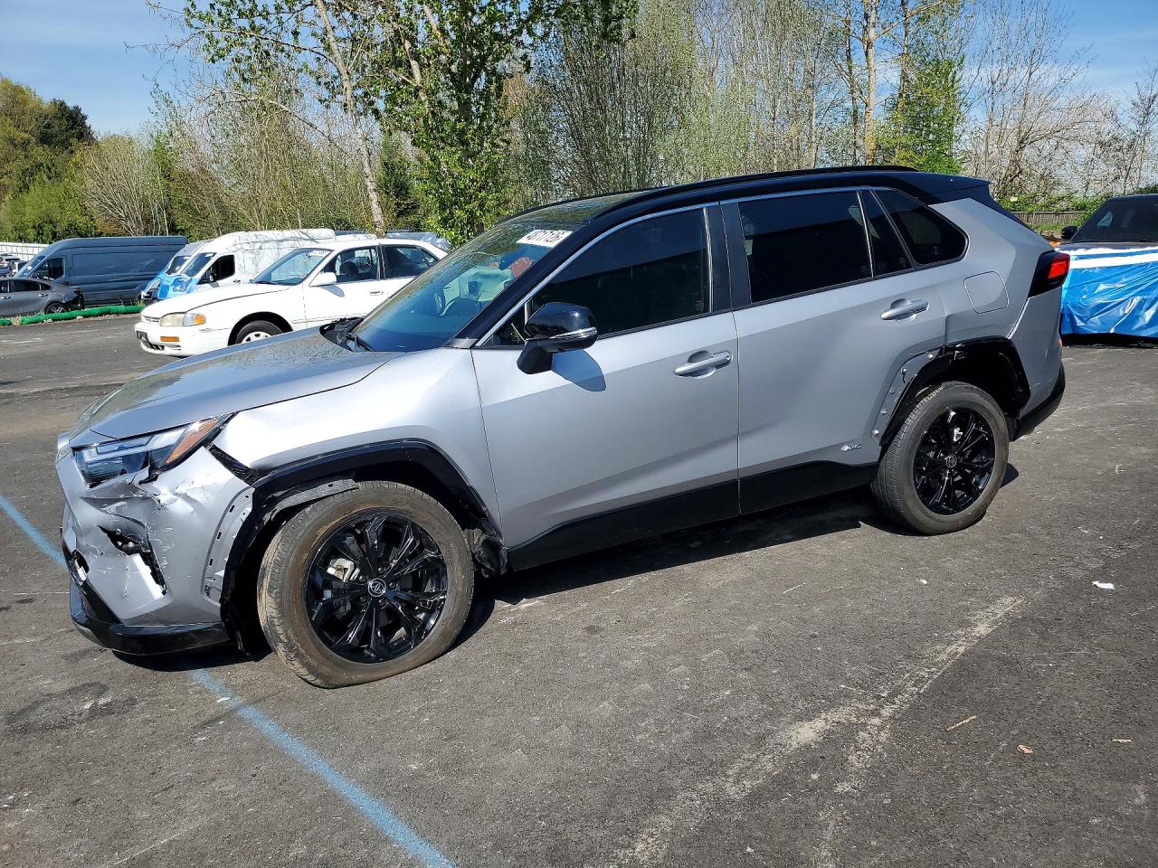 Salvage Toyota RAV4 Image