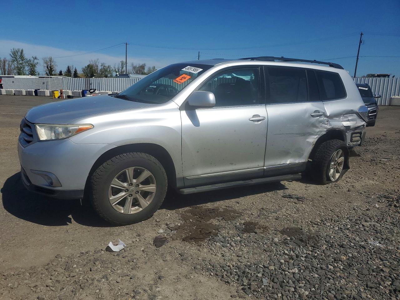 Salvage Toyota Highlander Image