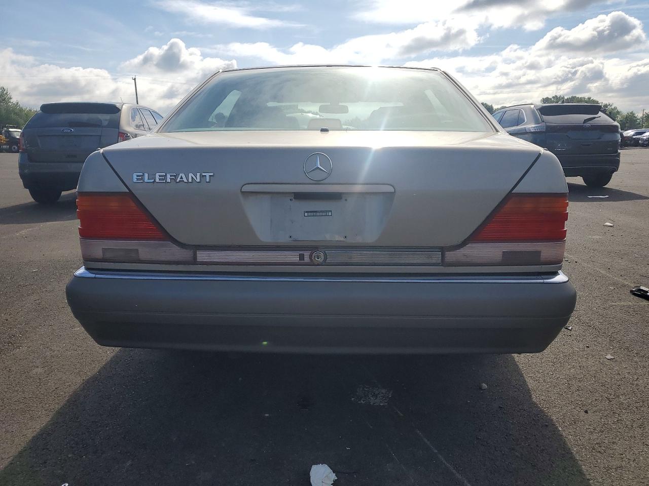 Mercedes-Benz S-Class 320