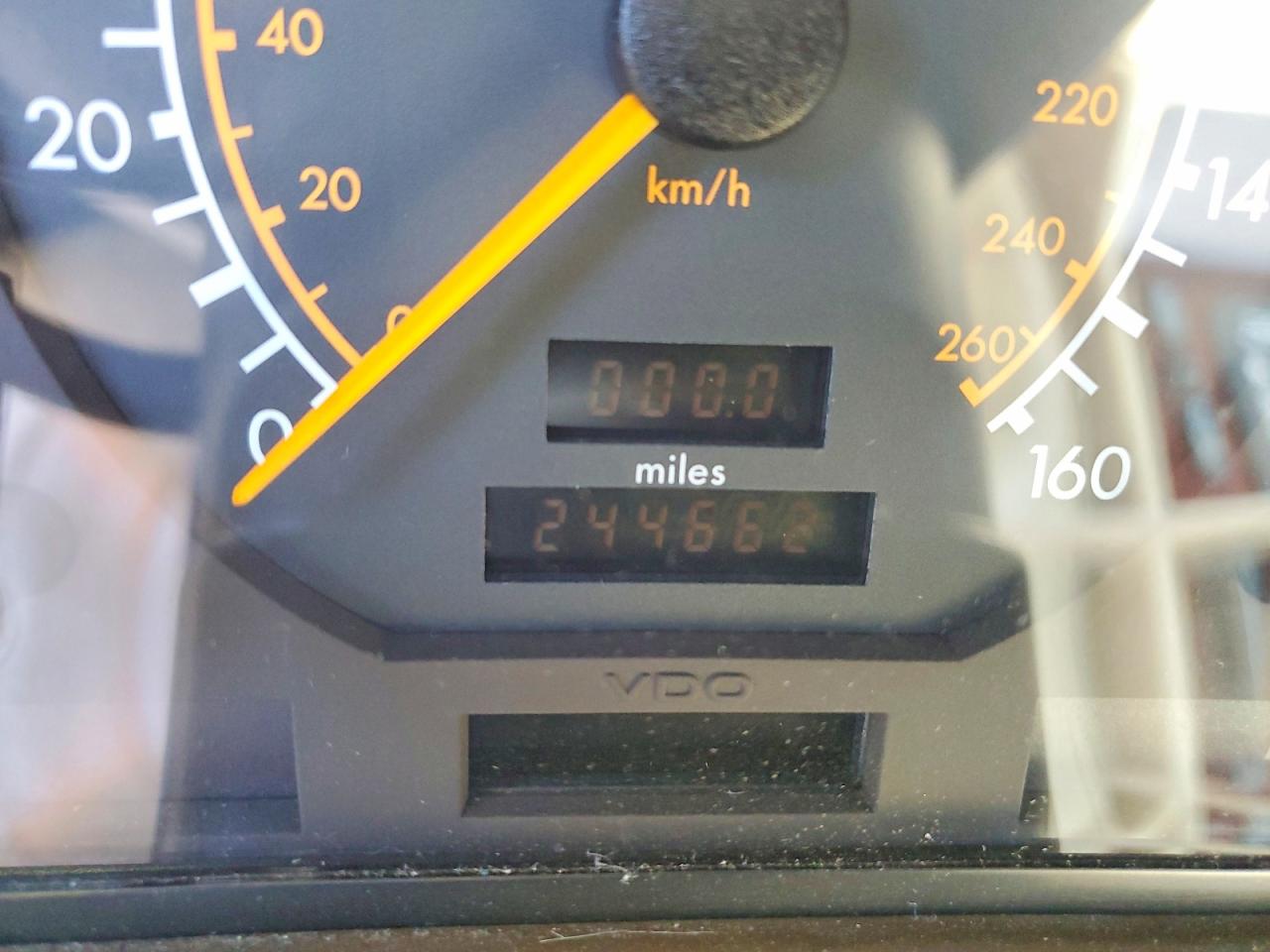 Mercedes-Benz S-Class 320