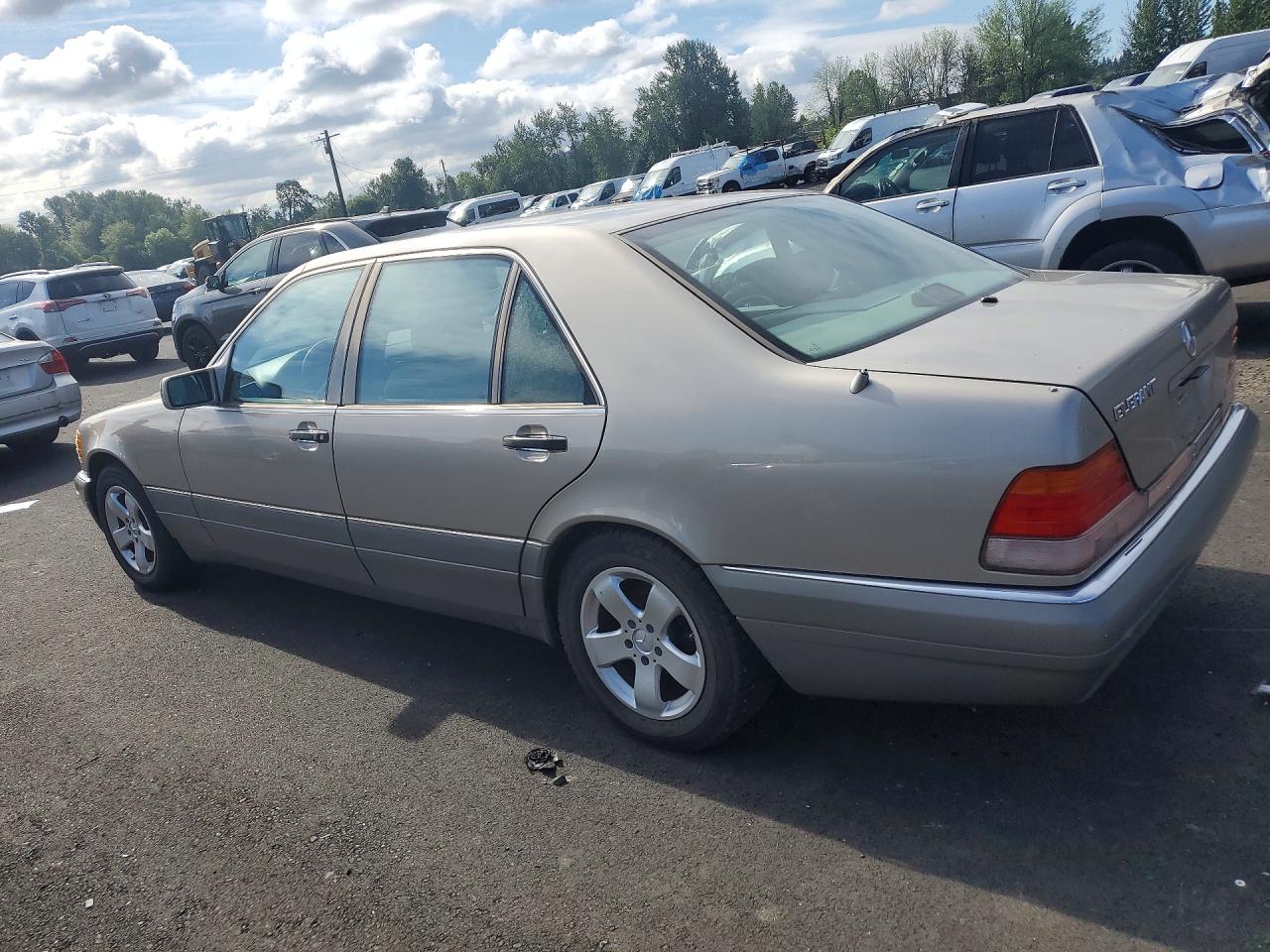 Mercedes-Benz S-Class 320