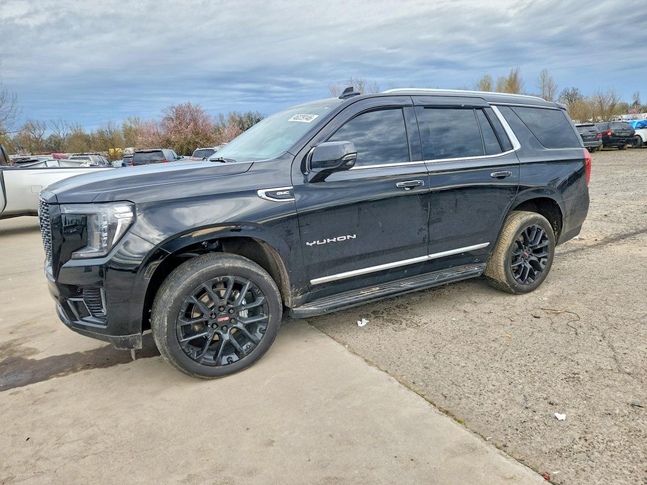Salvage GMC Yukon Image