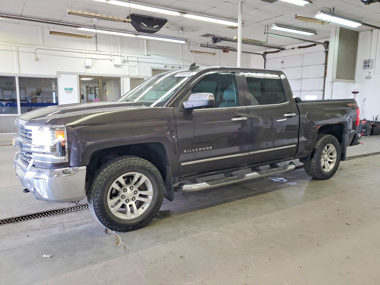 Salvage Chevrolet Silverado Image