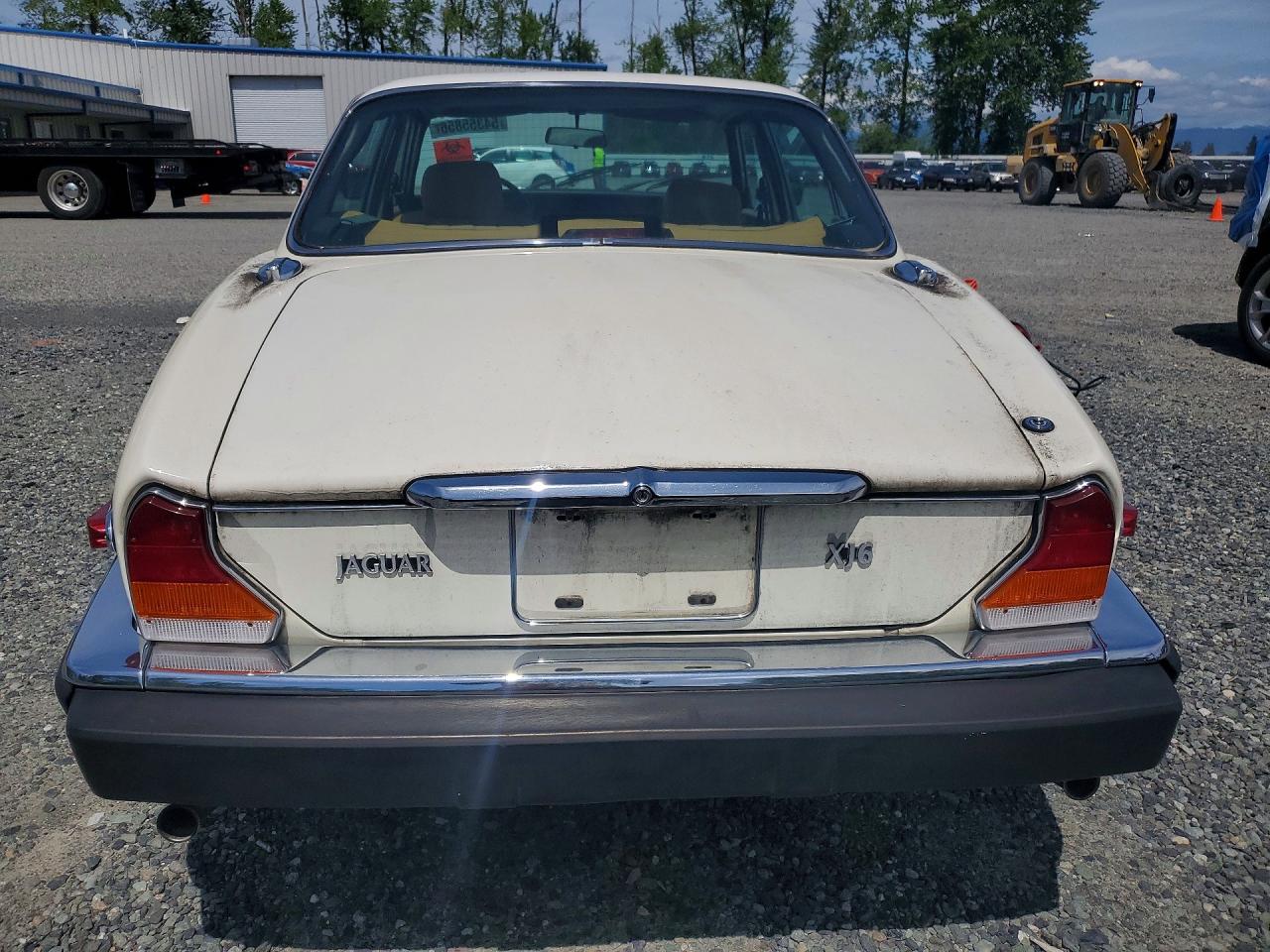 Jaguar Xj6