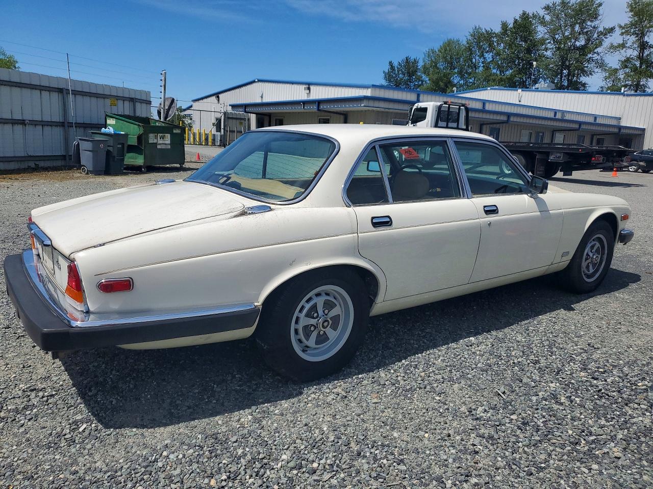 Jaguar Xj6