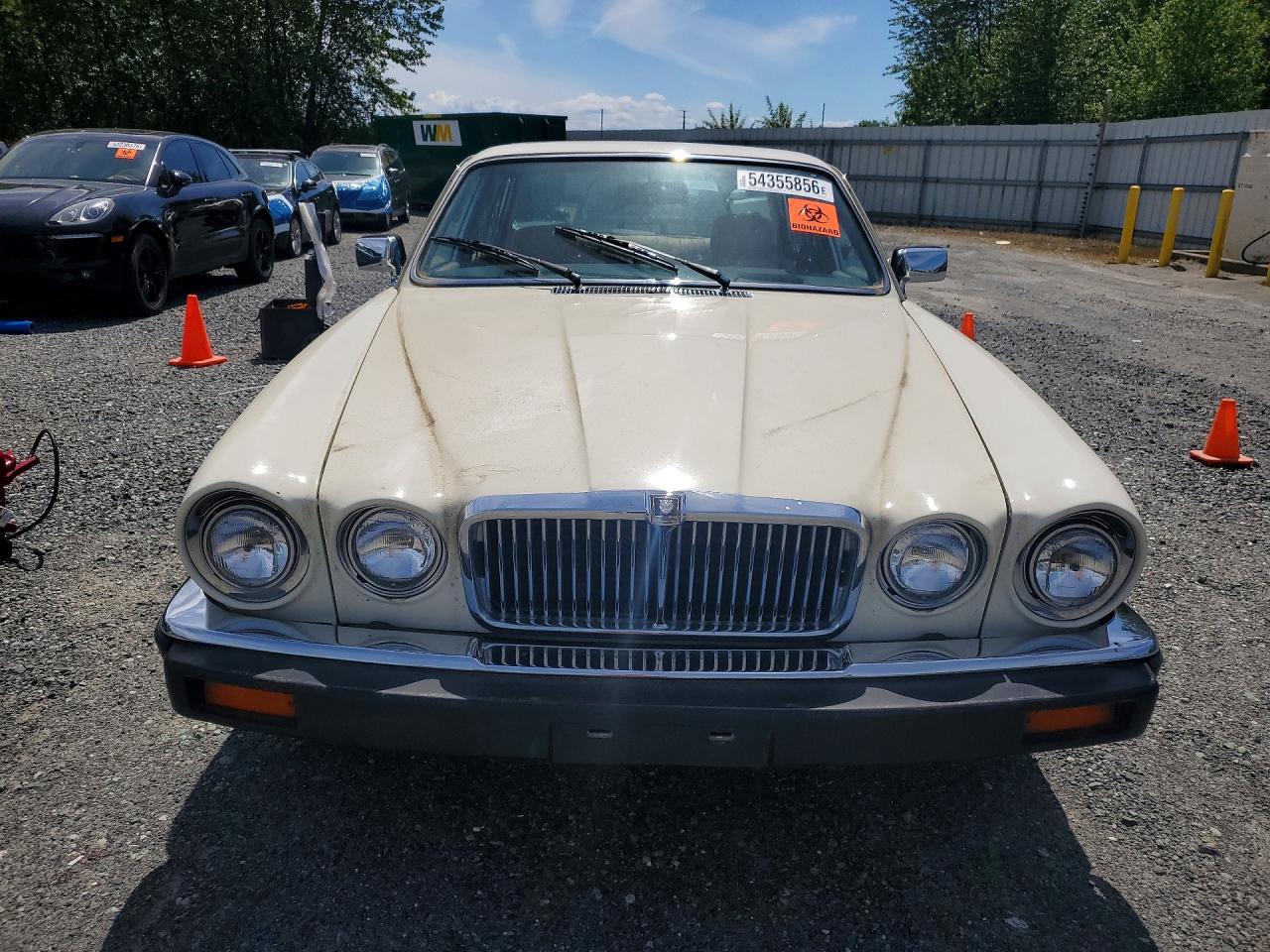 Jaguar Xj6